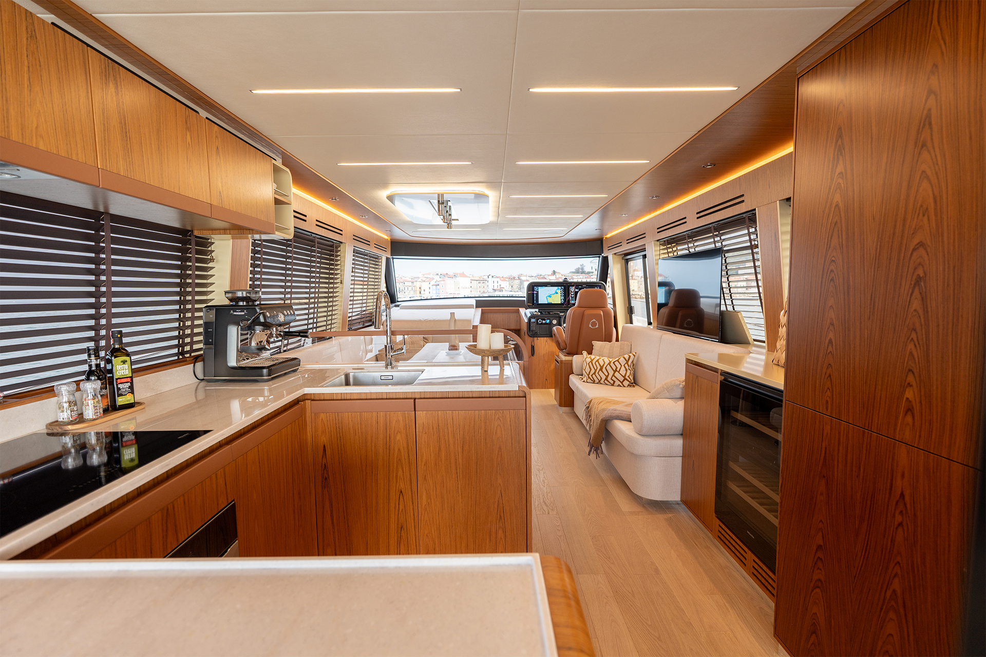 58 fly - interni - 2