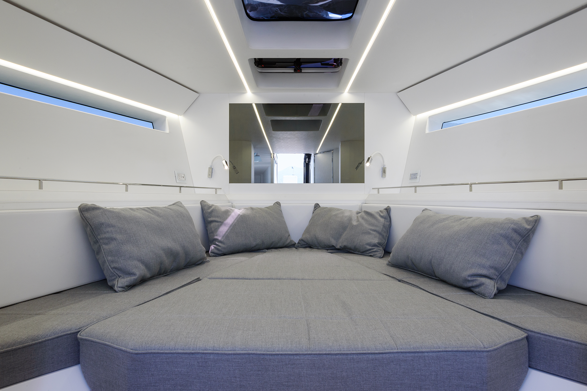 evo r4 - interior - 2