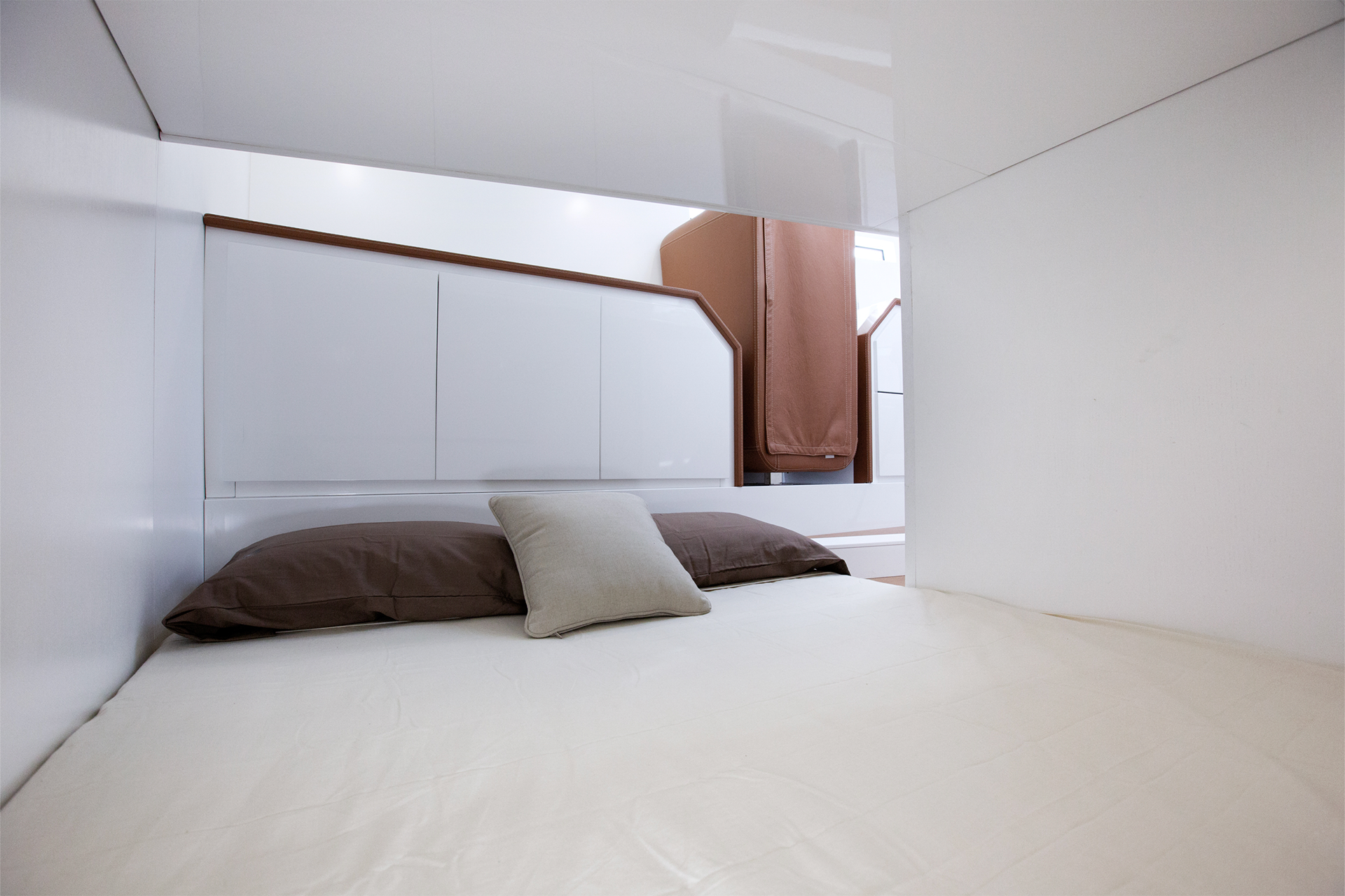 evo r4 - interior - 5