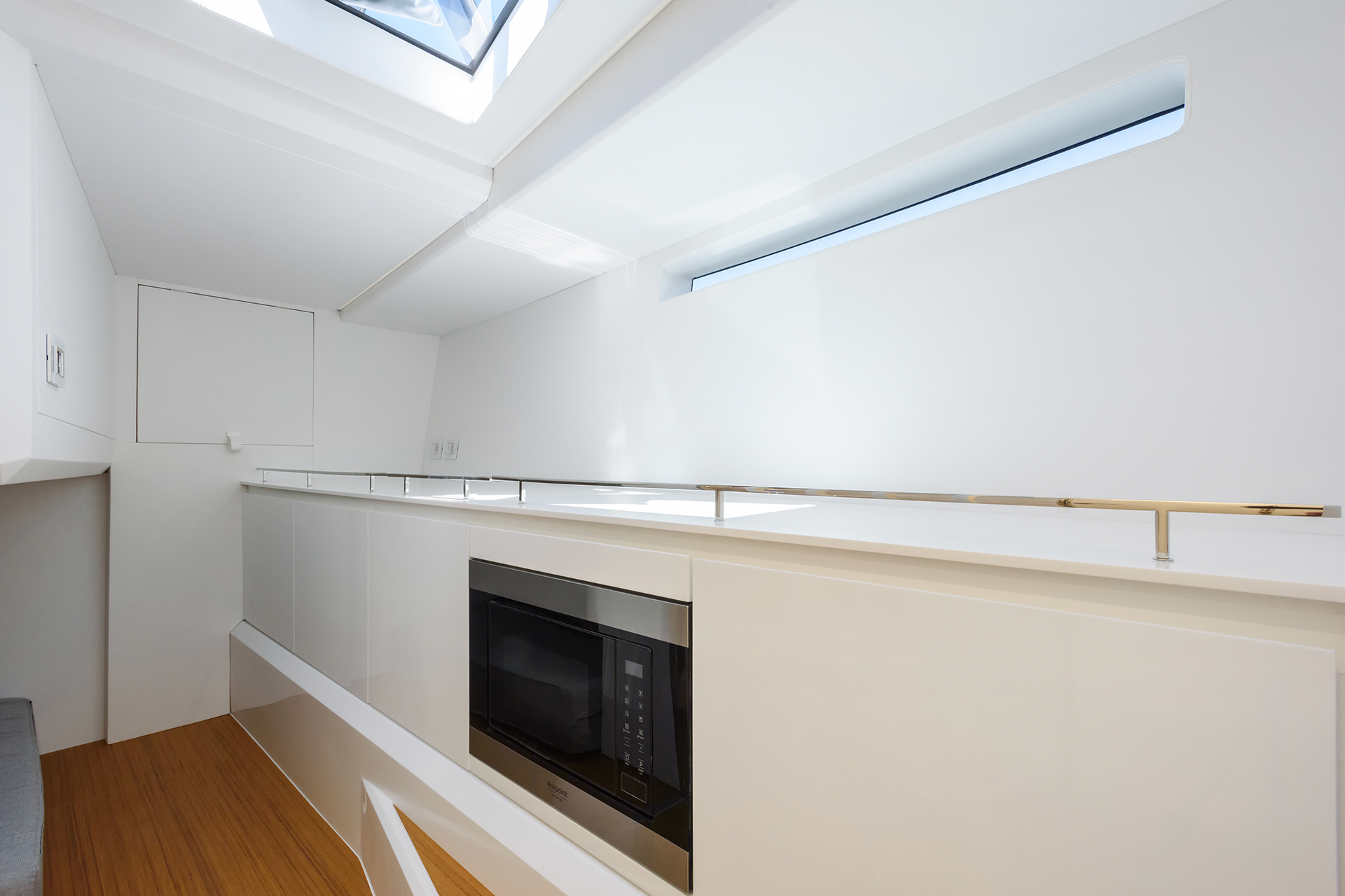 evo r4 - interior - 6