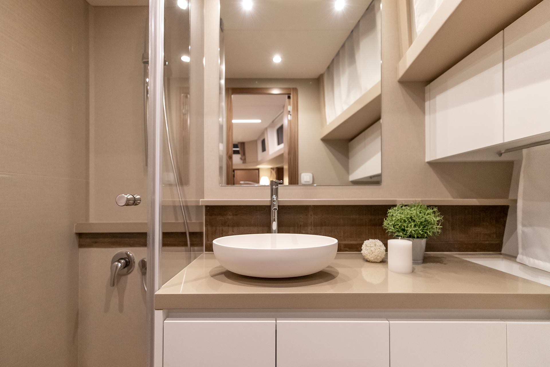 gl-45-fly-interior-10