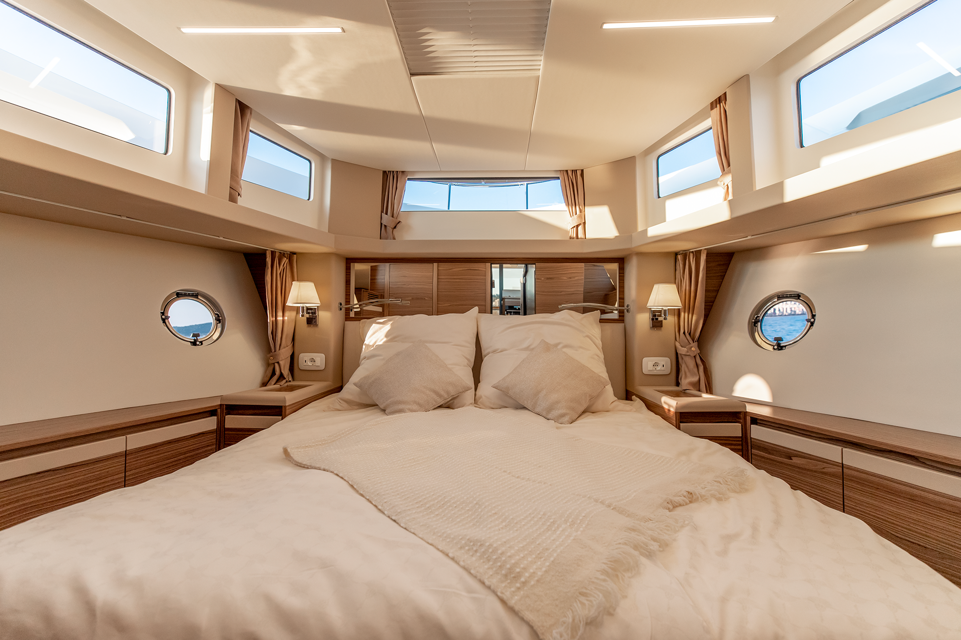 gl-45-fly-interior-3