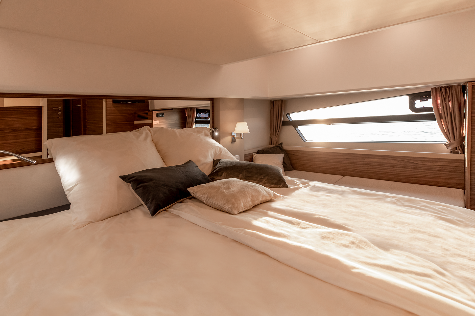 gl-45-fly-interior-5